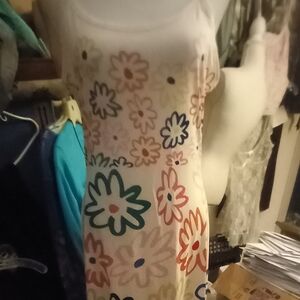 New,maxi dress, spaghetti straps white colored bold flower power print size med.